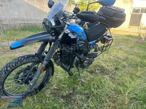 2023 MODEL SIFIR AYARINDA DAHA 2 BİN KMDE TERTEMİZ MOTORBİSİKLET