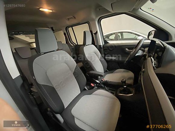 SIFIR-2026 ÇIKIŞLI FORD COURİER-1,5 DİZEL-TİTANYUM+EXTRALI