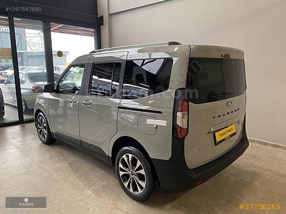 SIFIR-2026 ÇIKIŞLI FORD COURİER-1,5 DİZEL-TİTANYUM+EXTRALI