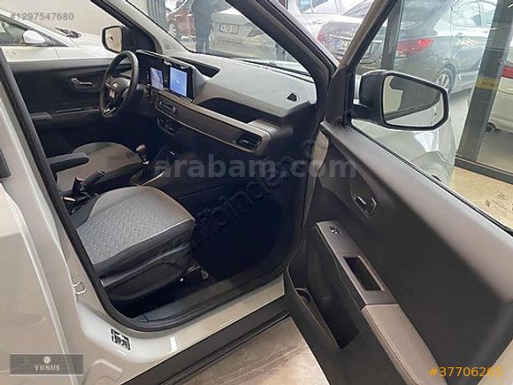 SIFIR-2026 ÇIKIŞLI FORD COURİER-1,5 DİZEL-TİTANYUM+EXTRALI