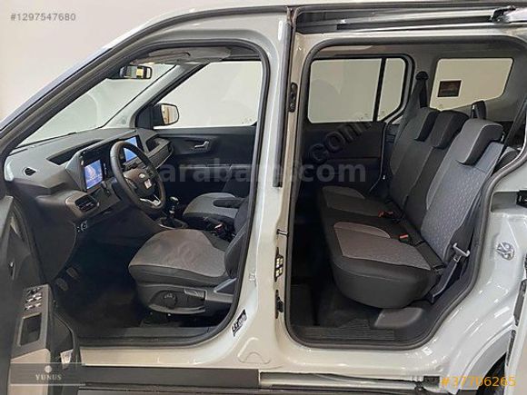 SIFIR-2026 ÇIKIŞLI FORD COURİER-1,5 DİZEL-TİTANYUM+EXTRALI