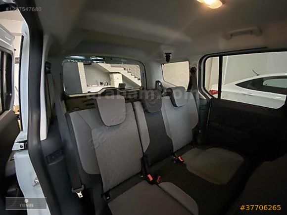 SIFIR-2026 ÇIKIŞLI FORD COURİER-1,5 DİZEL-TİTANYUM+EXTRALI