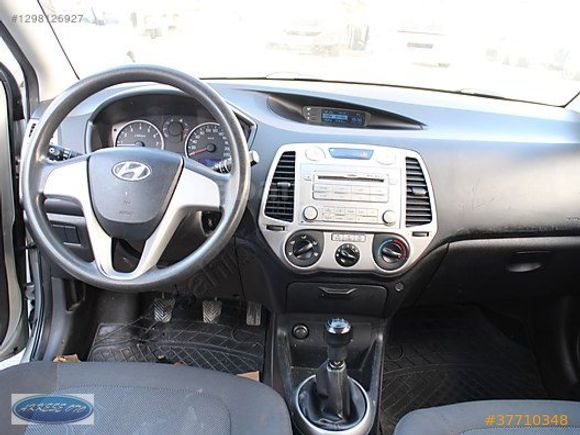 ORJİNAL 98.000KMDE HYUNDAİ İ20 1.2 TEAM ABS KLİMA GÜMÜŞ GRİ