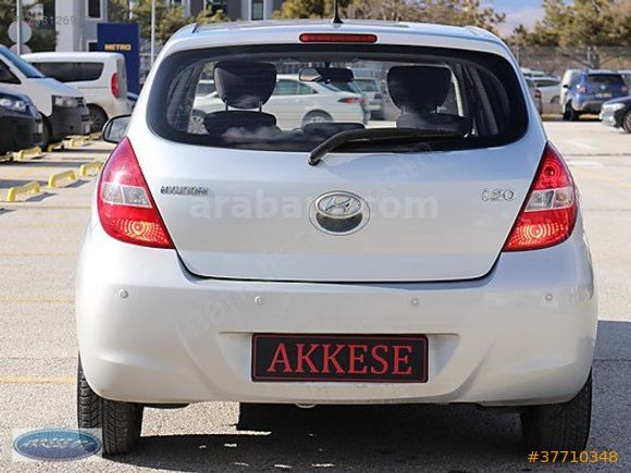 ORJİNAL 98.000KMDE HYUNDAİ İ20 1.2 TEAM ABS KLİMA GÜMÜŞ GRİ
