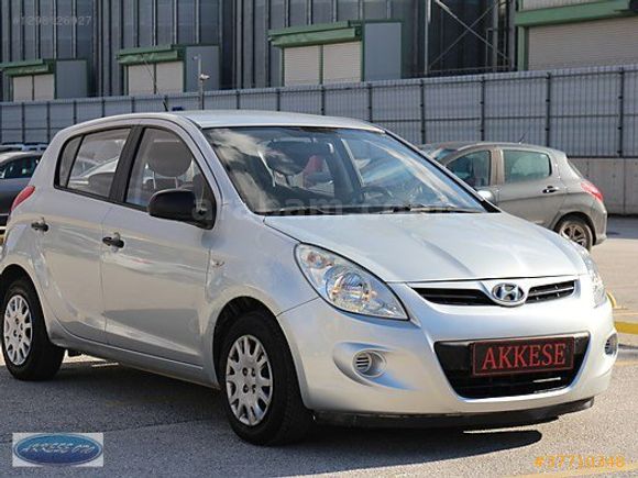 ORJİNAL 98.000KMDE HYUNDAİ İ20 1.2 TEAM ABS KLİMA GÜMÜŞ GRİ
