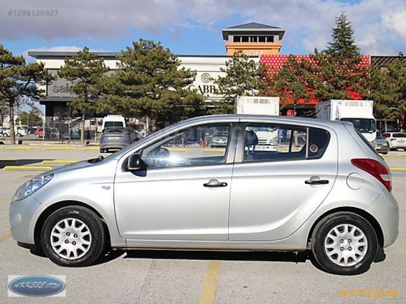 ORJİNAL 98.000KMDE HYUNDAİ İ20 1.2 TEAM ABS KLİMA GÜMÜŞ GRİ