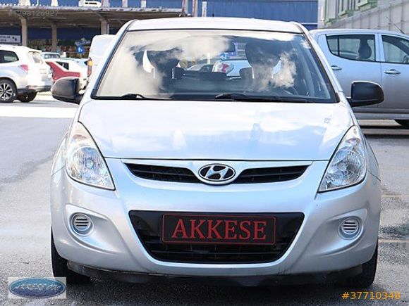 ORJİNAL 98.000KMDE HYUNDAİ İ20 1.2 TEAM ABS KLİMA GÜMÜŞ GRİ