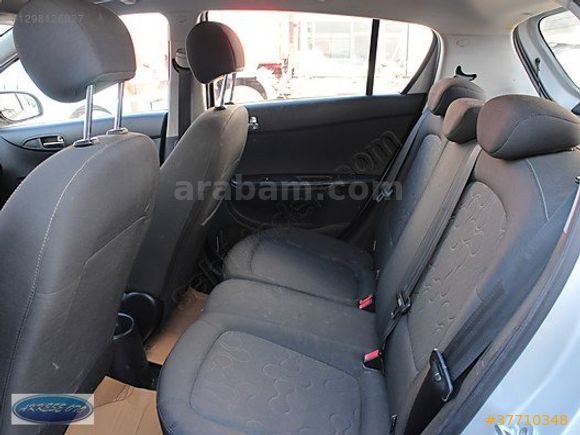 ORJİNAL 98.000KMDE HYUNDAİ İ20 1.2 TEAM ABS KLİMA GÜMÜŞ GRİ
