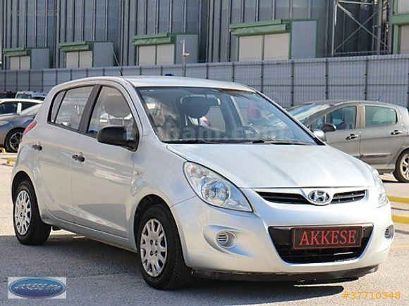 ORJİNAL 98.000KMDE HYUNDAİ İ20 1.2 TEAM ABS KLİMA GÜMÜŞ GRİ