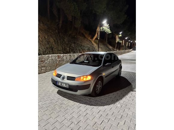 İkinci Sahibinden Bakımlı Renault Megane 1.4 Authentique 2004 Model 