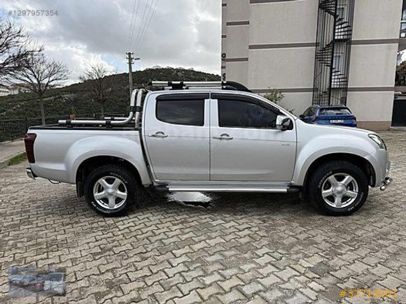 UĞUR OTO'DAN 2013 MODEL 162.790 KM'DE FULL+FULL İSUZU D MAX LTD