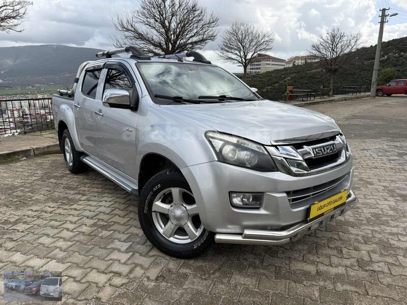 UĞUR OTO'DAN KARTA TAKSİT 2013 MODEL 162.790 KMDE İSUZU DMAX LTD