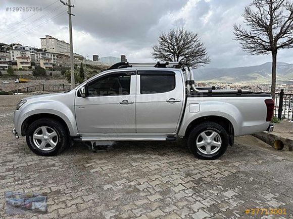UĞUR OTO'DAN 2013 MODEL 162.790 KM'DE FULL+FULL İSUZU D MAX LTD