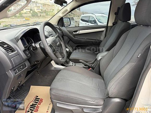 UĞUR OTO'DAN 2013 MODEL 162.790 KM'DE FULL+FULL İSUZU D MAX LTD