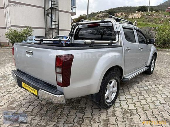 UĞUR OTO'DAN 2013 MODEL 162.790 KM'DE FULL+FULL İSUZU D MAX LTD