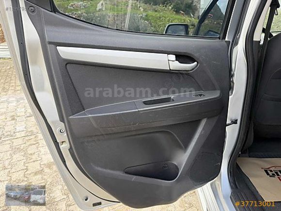 UĞUR OTO'DAN 2013 MODEL 162.790 KM'DE FULL+FULL İSUZU D MAX LTD