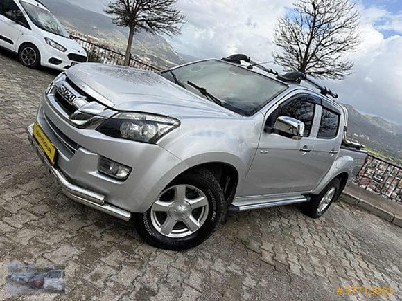 UĞUR OTO'DAN 2013 MODEL 162.790 KM'DE FULL+FULL İSUZU D MAX LTD