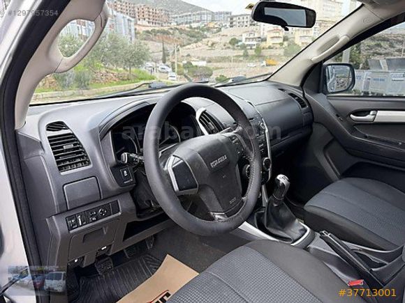 UĞUR OTO'DAN 2013 MODEL 162.790 KM'DE FULL+FULL İSUZU D MAX LTD
