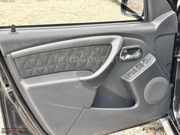 Lisans Otomotiv'den 2014 Çıkışlı LOOK+NAVİ. Hatasız 110HP DUSTER