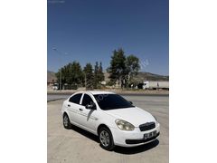 2012 HYUNDAİ ACCENT ERA 171.100 km SINIF TEMİZLİKTE