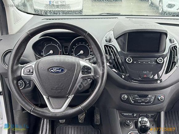 DELİL'DEN 2022 FORD 87 BİN KM DE TİTANİUM PLUS COURİER 100 HP