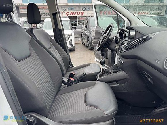 DELİL'DEN 2022 FORD 87 BİN KM DE TİTANİUM PLUS COURİER 100 HP