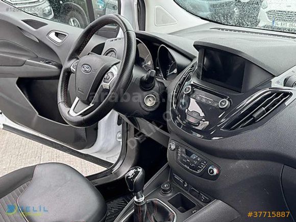 DELİL'DEN 2022 FORD 87 BİN KM DE TİTANİUM PLUS COURİER 100 HP