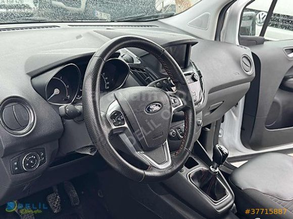 DELİL'DEN 2022 FORD 87 BİN KM DE TİTANİUM PLUS COURİER 100 HP