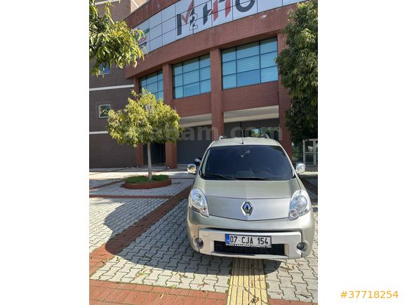 Sahibinden Renault Kangoo Multix 1.5 dCi Chromeline Edition 2011 Model 