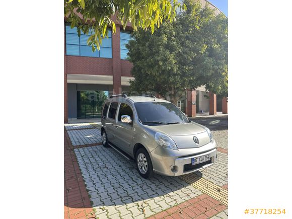 Sahibinden Renault Kangoo Multix 1.5 dCi Chromeline Edition 2011 Model 