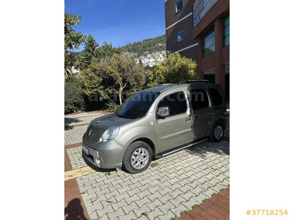 Sahibinden Renault Kangoo Multix 1.5 dCi Chromeline Edition 2011 Model 