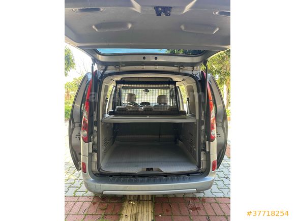 Sahibinden Renault Kangoo Multix 1.5 dCi Chromeline Edition 2011 Model 