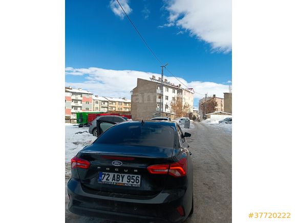 Sahibinden Ford Focus 1.5 TDCi           Titanium X 2023 Model