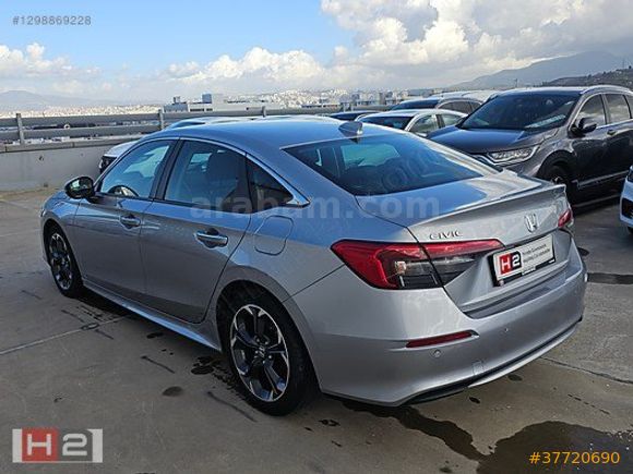 ÇAMKIRAN H2 GAZİEMİR'den2023 Honda Civic 1.5 T Exe Plus 182 hp
