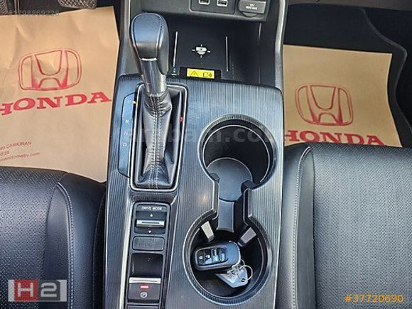 ÇAMKIRAN H2 GAZİEMİR'den2023 Honda Civic 1.5 T Exe Plus 182 hp
