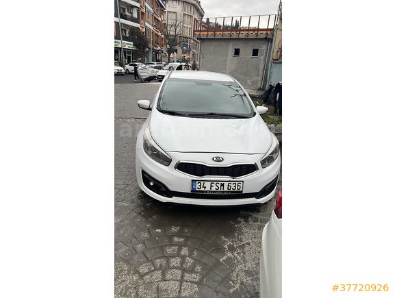 Sahibinden Kia Ceed 1.6 CRDi Comfort 2015 Model 