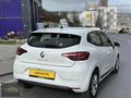 DERE MOTORS'DAN 2021 MODEL RENAULT CLIO TESLA EKRAN DEĞİŞENSİZ
