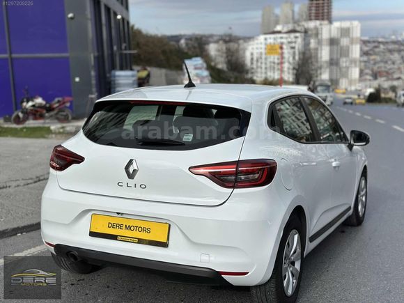 DERE MOTORS'DAN 2021 MODEL RENAULT CLIO TESLA EKRAN DEĞİŞENSİZ