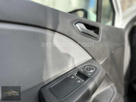 DERE MOTORS'DAN 2021 MODEL RENAULT CLIO TESLA EKRAN DEĞİŞENSİZ