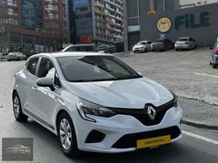 DERE MOTORS'DAN 2021 MODEL RENAULT CLIO TESLA EKRAN DEĞİŞENSİZ