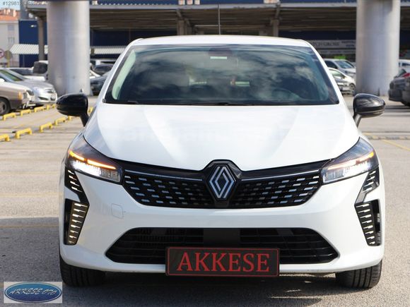 YENİ KASA 2024 RENAULT CLİO 1.0 TCE EVOLUTİON OTOMATİK KAMERALI