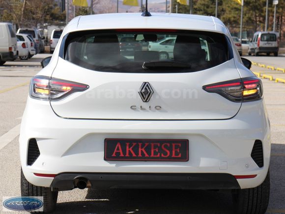 YENİ KASA 2024 RENAULT CLİO 1.0 TCE EVOLUTİON OTOMATİK KAMERALI