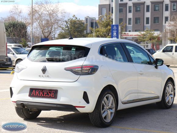 YENİ KASA 2024 RENAULT CLİO 1.0 TCE EVOLUTİON OTOMATİK KAMERALI