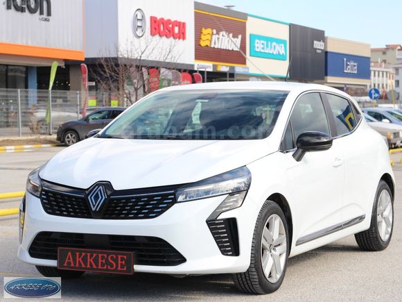 YENİ KASA 2024 RENAULT CLİO 1.0 TCE EVOLUTİON OTOMATİK KAMERALI