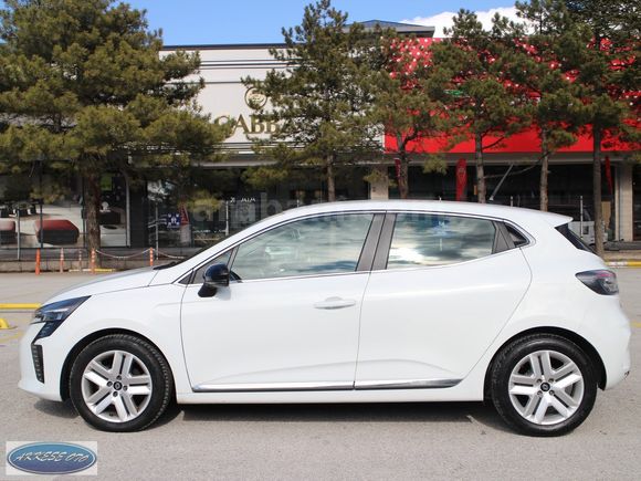 YENİ KASA 2024 RENAULT CLİO 1.0 TCE EVOLUTİON OTOMATİK KAMERALI