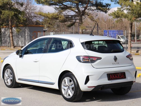 YENİ KASA 2024 RENAULT CLİO 1.0 TCE EVOLUTİON OTOMATİK KAMERALI