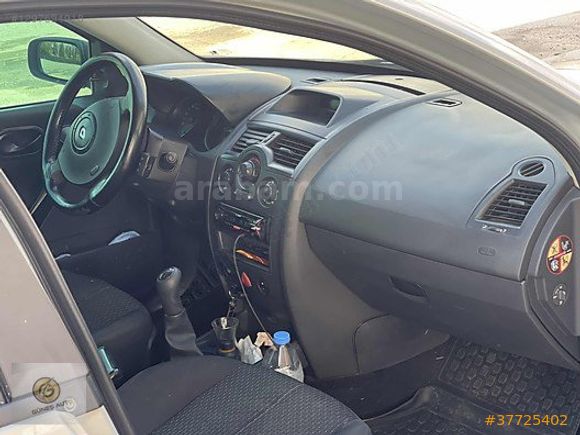 RENAULT MEGAN 2 2004 1.6 HATASIZ BOYASIZ TEMİZ BAKIMLI