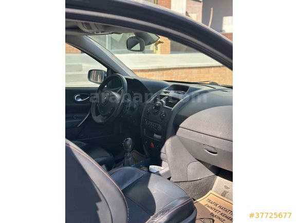 Sahibinden Renault Megane 2.0 T Sport 2005 Model  200.000 km Siyah