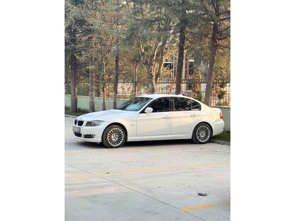 BMW 320d E90 2012 – Bakımlı, Turbo & Şanzıman Sorunsuz, Zincir Yeni, Sorunsuz Motor
