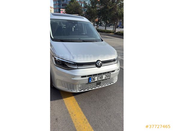 Sahibinden Volkswagen Caddy 2.0 TDI Style 2024 Model ilk sahibinden  tan bonolarda ufaktefek çizikler  